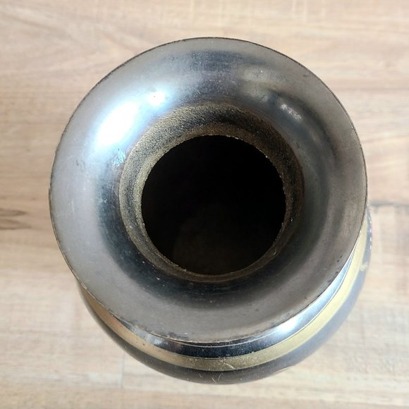 Indian brass etched and enamel vase with man and woman image and floral design. - Picture 6 of 8